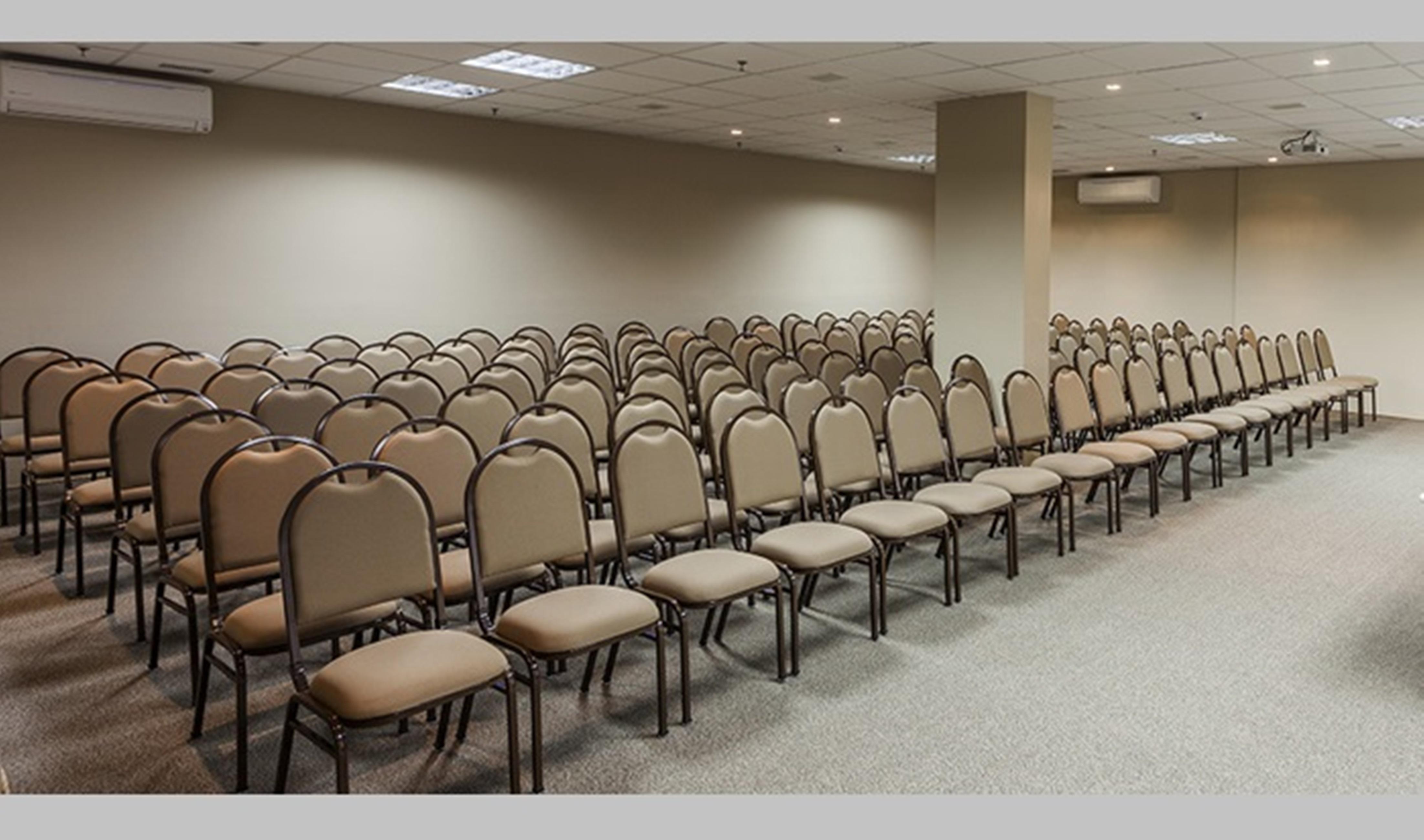 Jade Hotel Brasilia Candangolandia Екстер'єр фото Banquet chairs