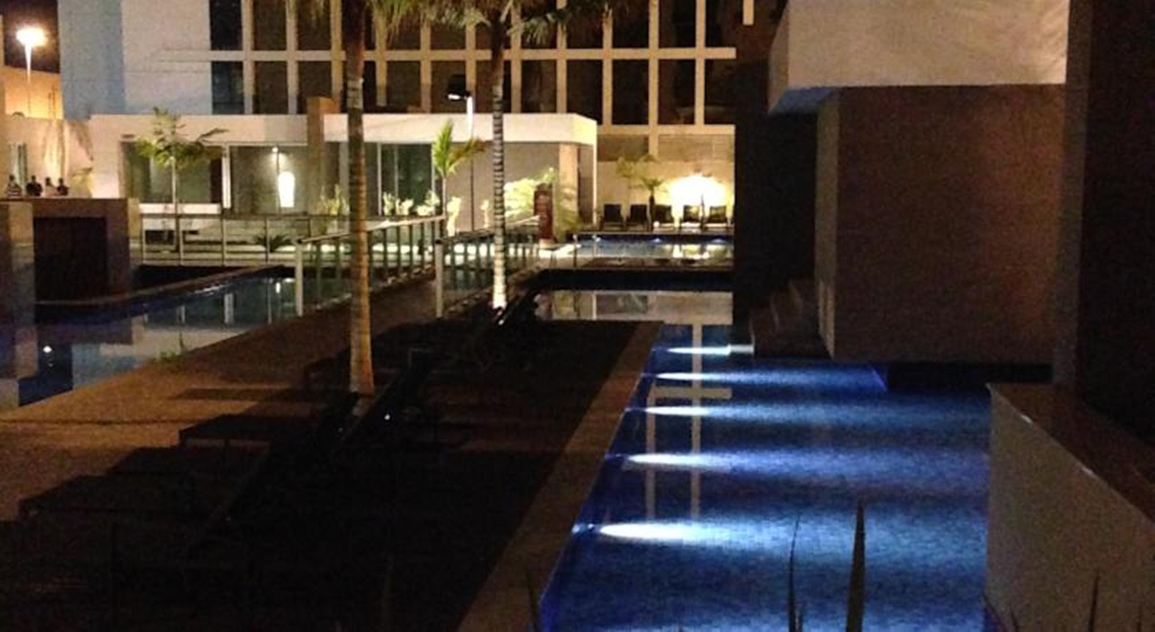 Jade Hotel Brasilia Candangolandia Екстер'єр фото The pool at the hotel