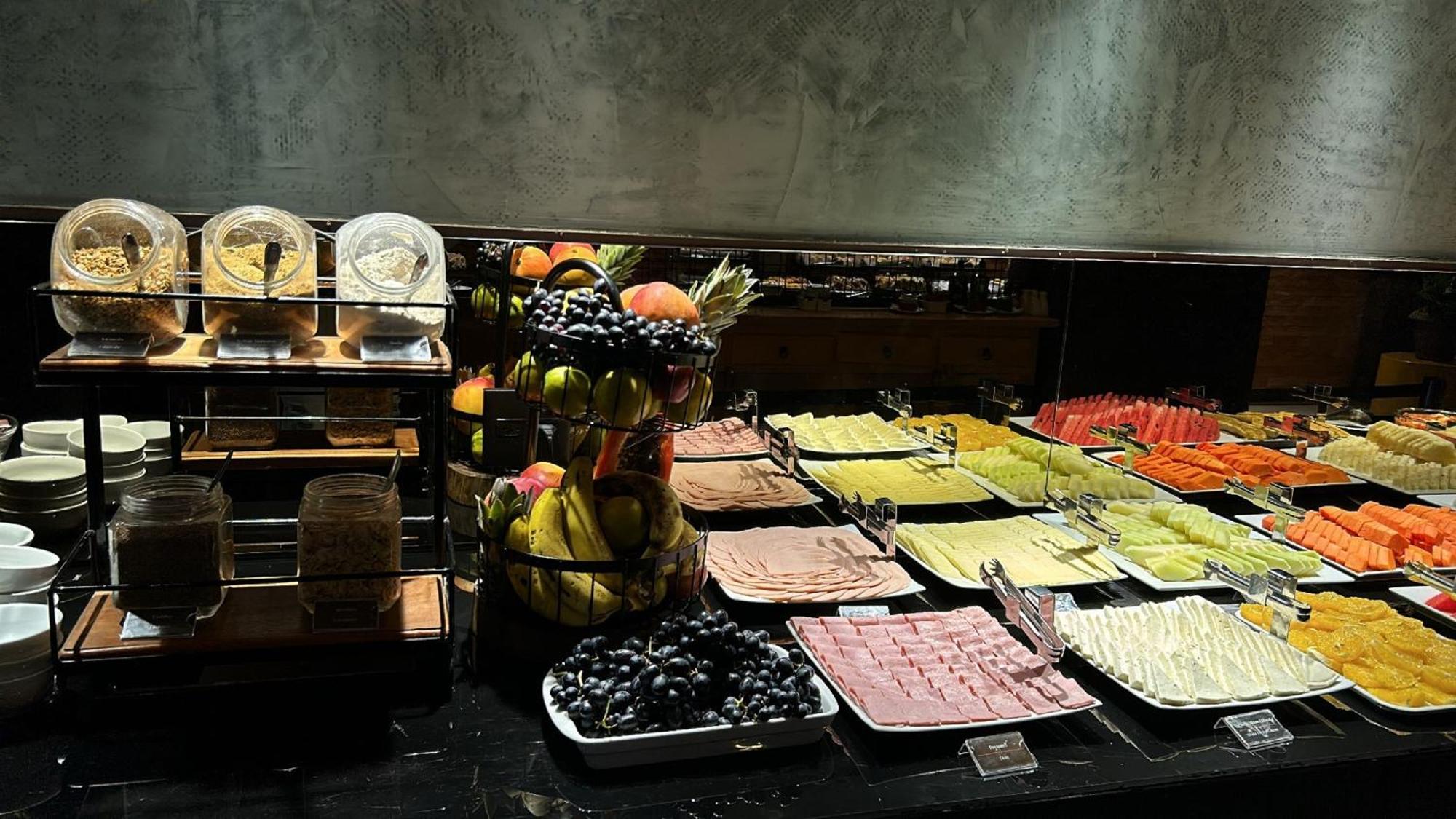 Jade Hotel Brasilia Candangolandia Екстер'єр фото A buffet at a hotel