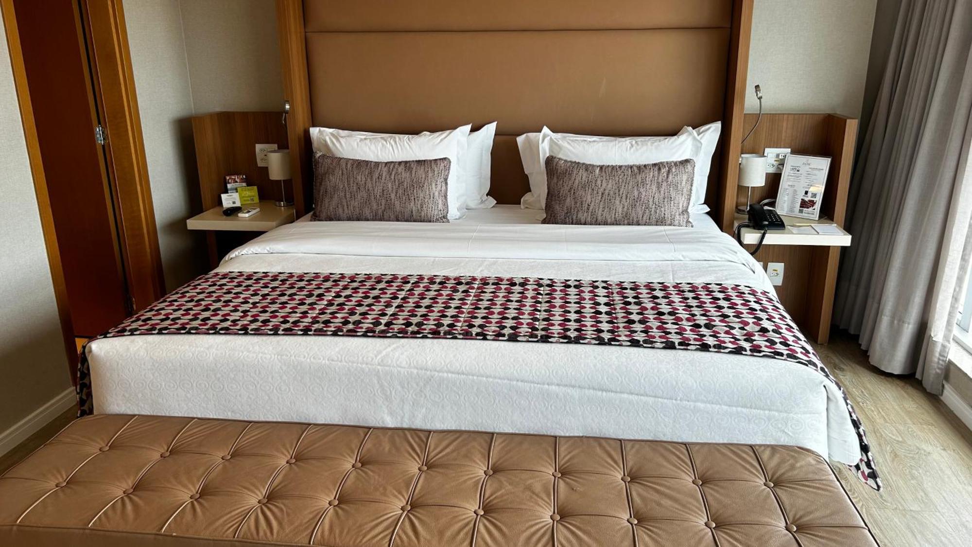 Jade Hotel Brasilia Candangolandia Екстер'єр фото A bed